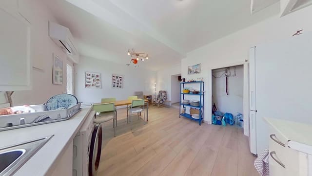 6 soveværelse Byhus til salg i Tarragona by med garage - € 140.000 (Ref: 9988372)