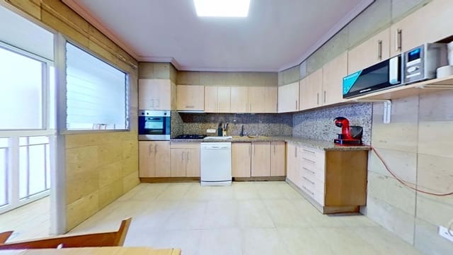 5 soveværelse Lejlighed til salg i Tarragona by - € 150.000 (Ref: 9988373)