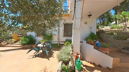 3 bedroom Townhouse for sale in Barcelona city with garage - € 199,000 (Ref: 9988377)