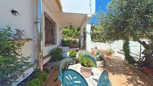 3 bedroom Townhouse for sale in Barcelona city with garage - € 199,000 (Ref: 9988377)