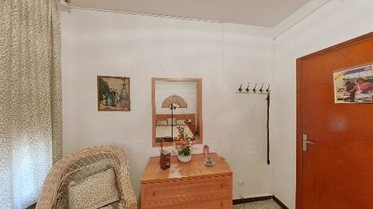 3 bedroom Townhouse for sale in Barcelona city with garage - € 199,000 (Ref: 9988377)
