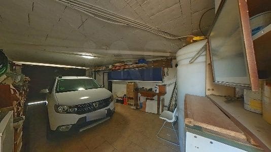 3 bedroom Townhouse for sale in Barcelona city with garage - € 199,000 (Ref: 9988377)