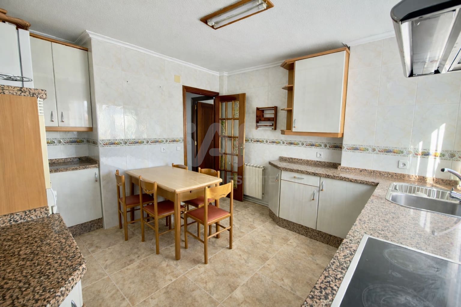 Apartamento de 4 habitaciones en León ciudad en venta con garaje - 299.000 € (Ref: 9988379)