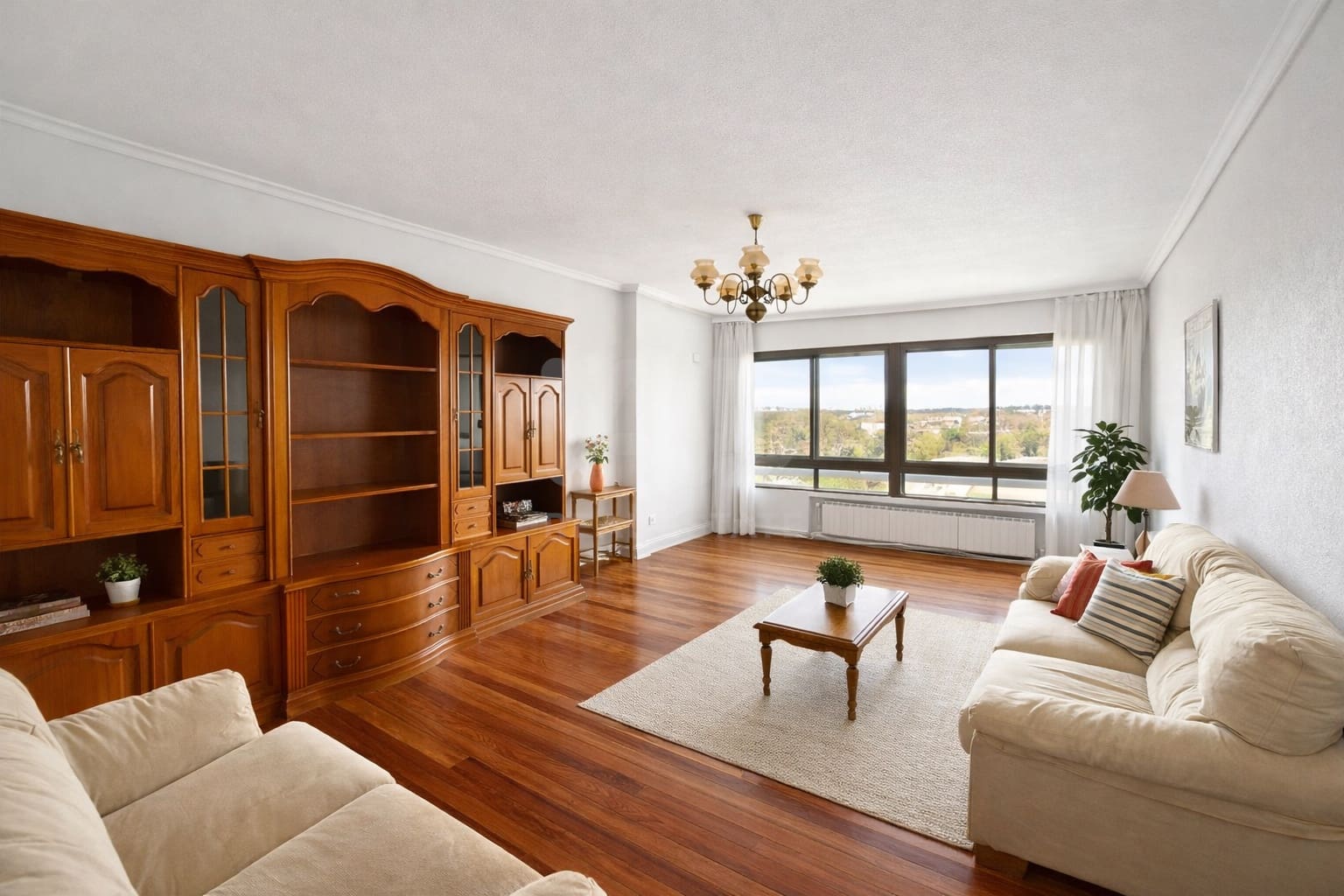 Apartamento de 4 habitaciones en León ciudad en venta con garaje - 299.000 € (Ref: 9988379)