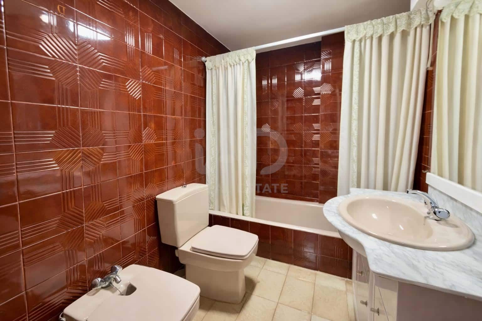 Apartamento de 4 habitaciones en León ciudad en venta con garaje - 299.000 € (Ref: 9988379)