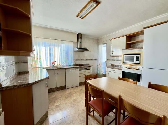 4 slaapkamer Appartement te koop in León stad met garage - € 299.000 (Ref: 9988379)