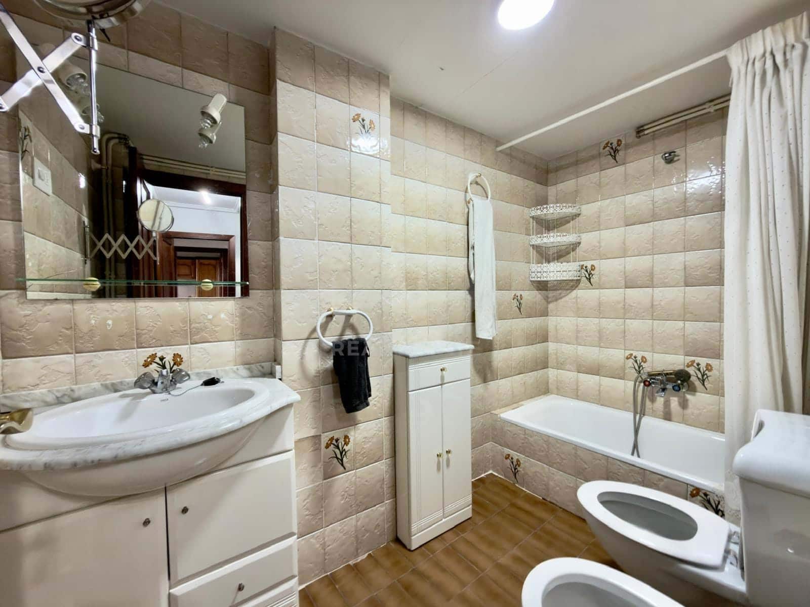 Apartamento de 4 habitaciones en León ciudad en venta con garaje - 299.000 € (Ref: 9988379)