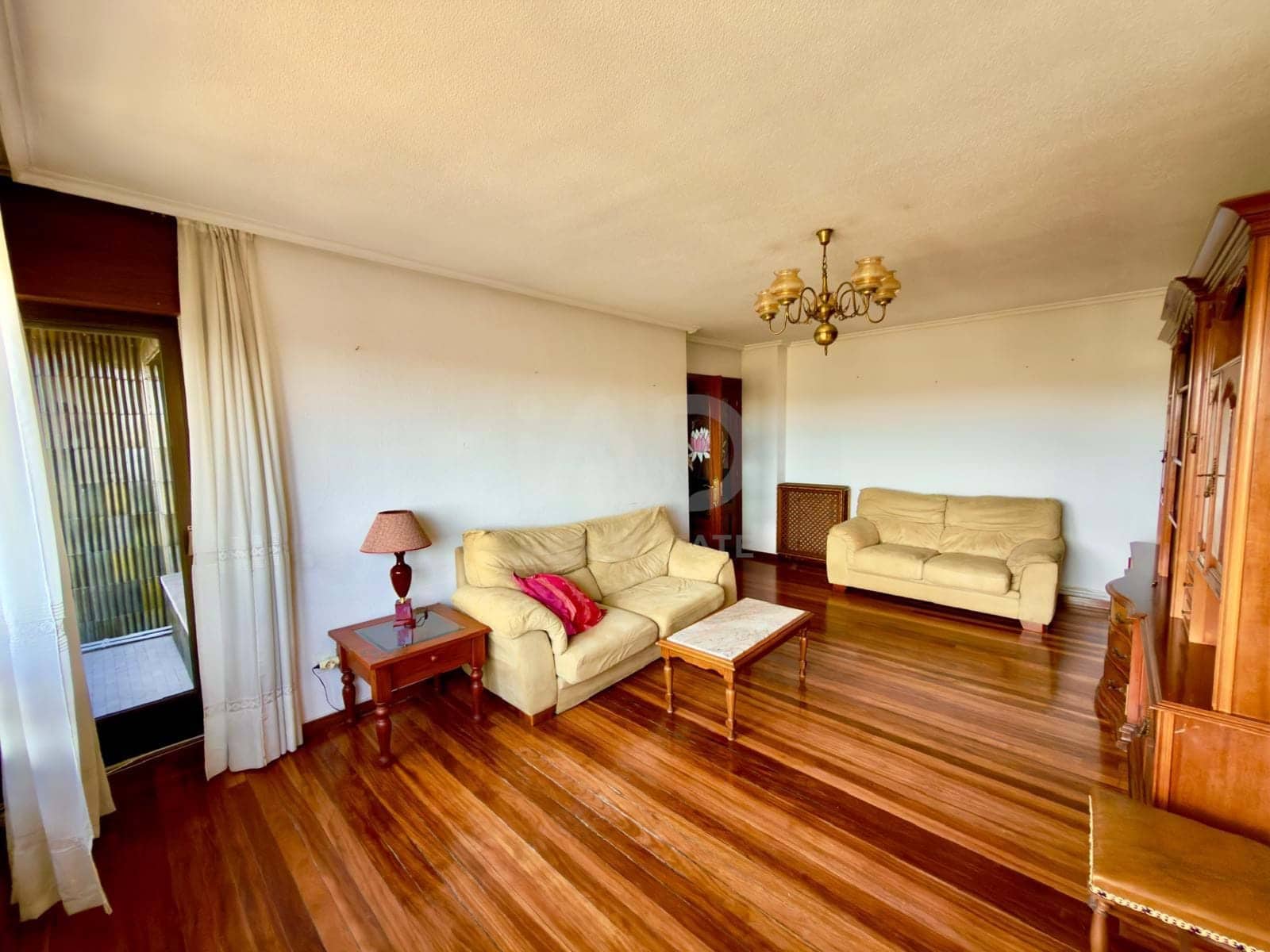Apartamento de 4 habitaciones en León ciudad en venta con garaje - 299.000 € (Ref: 9988379)