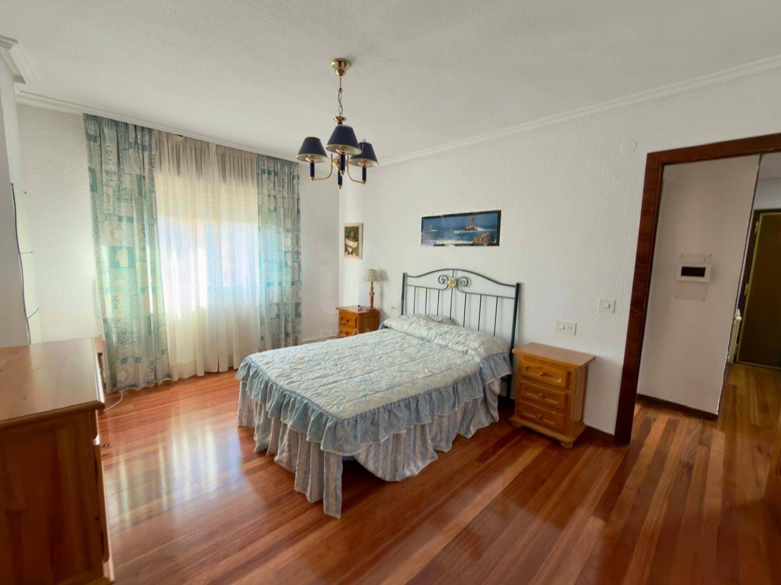 Apartamento de 4 habitaciones en León ciudad en venta con garaje - 299.000 € (Ref: 9988379)