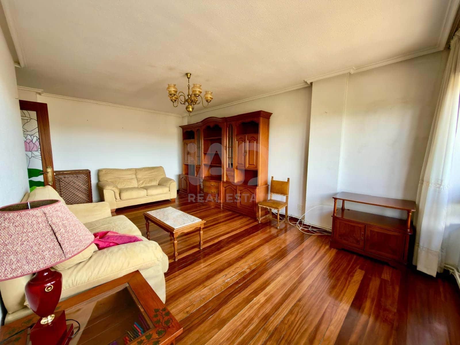 Apartamento de 4 habitaciones en León ciudad en venta con garaje - 299.000 € (Ref: 9988379)