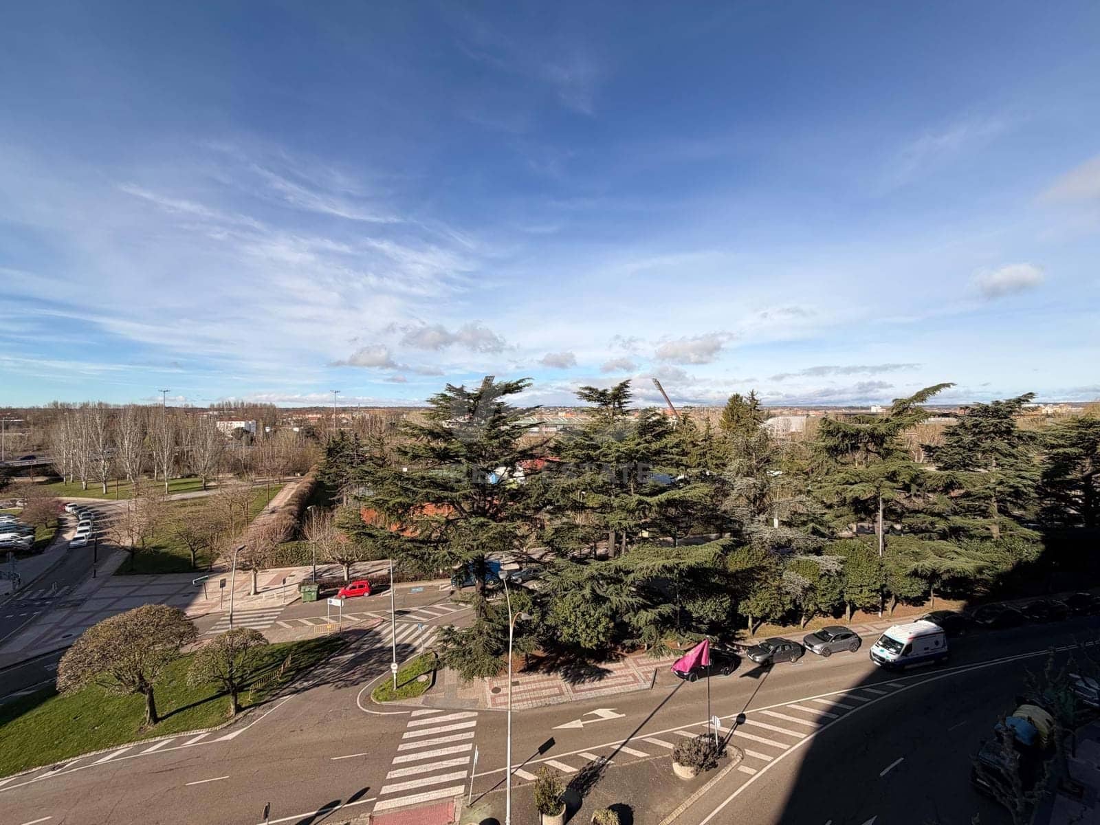 Apartamento de 4 habitaciones en León ciudad en venta con garaje - 299.000 € (Ref: 9988379)