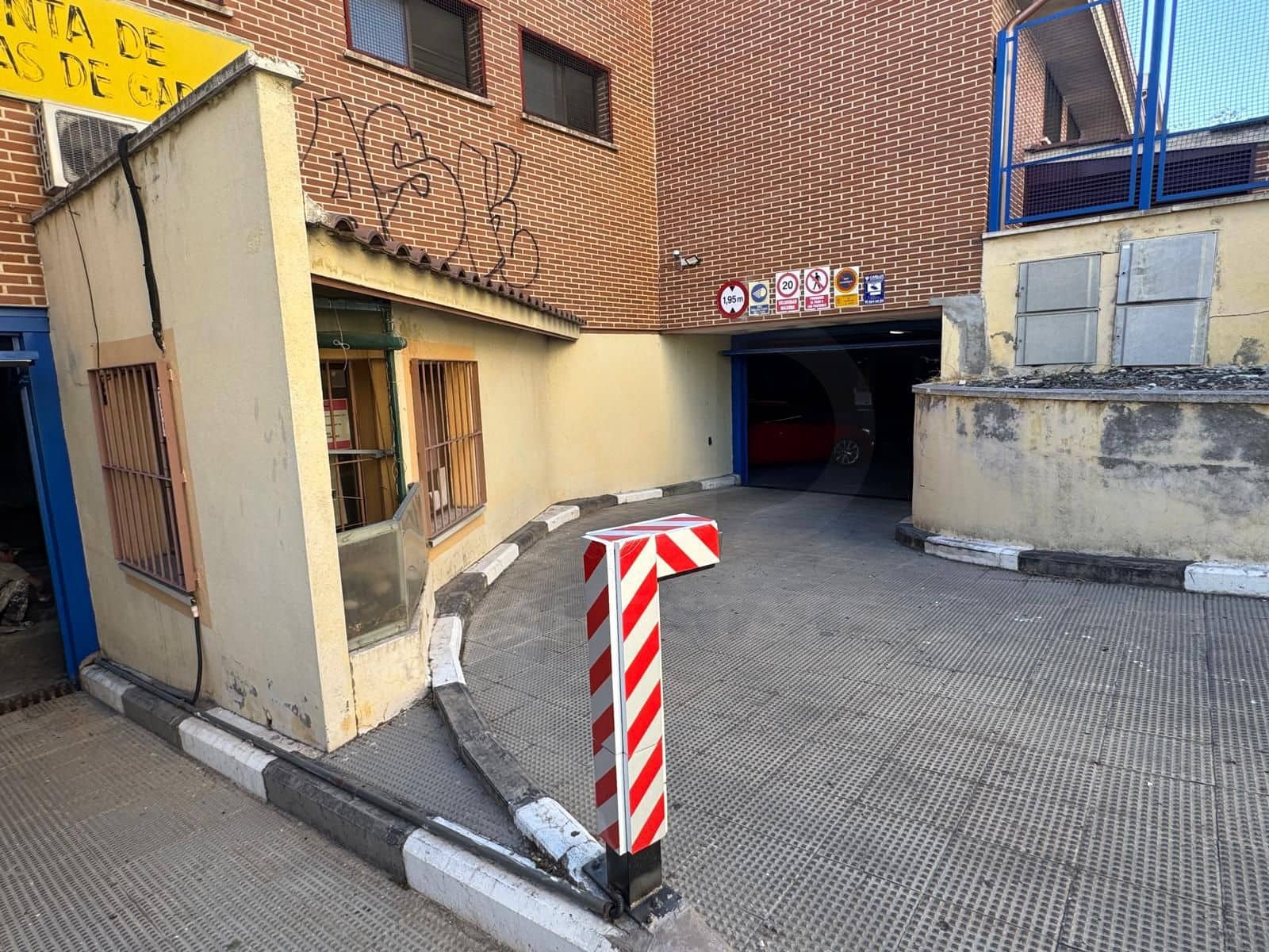 Garasje til salgs i Madrid by - € 12 694 (Ref: 9988382)