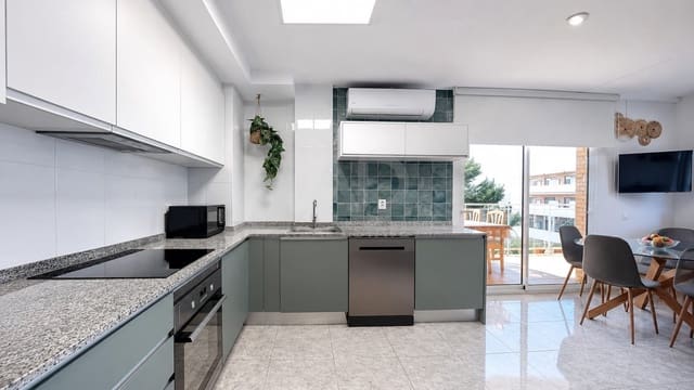 3 soveværelse Lejlighed til salg i Tarragona by med swimmingpool - € 266.000 (Ref: 9988385)