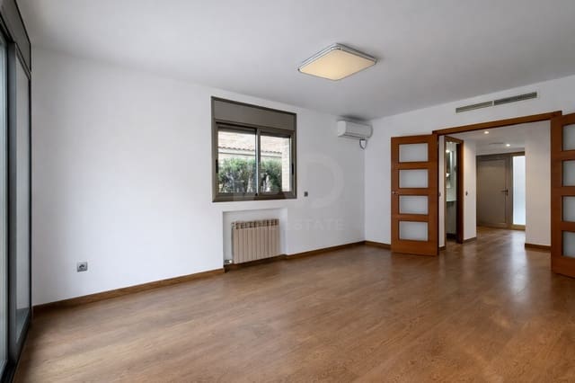 Adosado de 4 habitaciones en Tarragona ciudad en venta con piscina garaje - 549.000 € (Ref: 9988386)