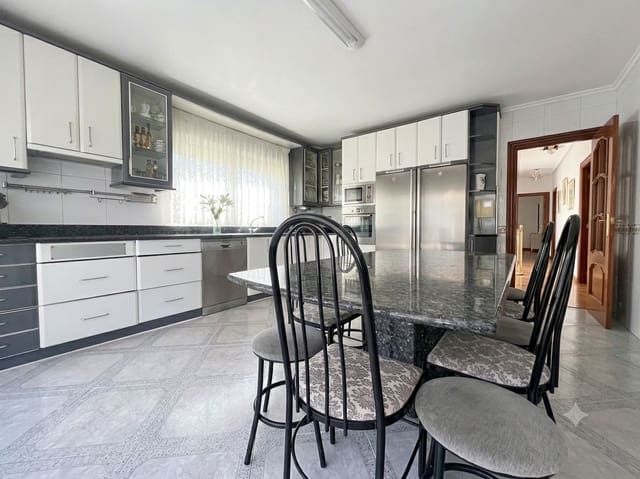 6 soveværelse Byhus til salg i Burgos by med swimmingpool garage - € 975.000 (Ref: 9988387)