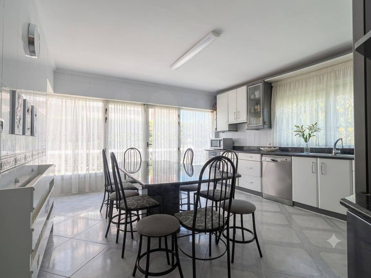 6 soveværelse Byhus til salg i Burgos by med swimmingpool garage - € 975.000 (Ref: 9988387)