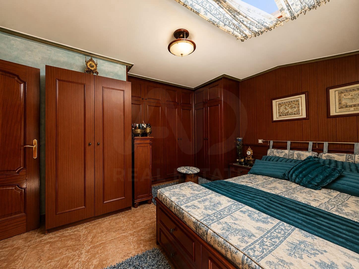 6 soveværelse Byhus til salg i Burgos by med swimmingpool garage - € 975.000 (Ref: 9988387)