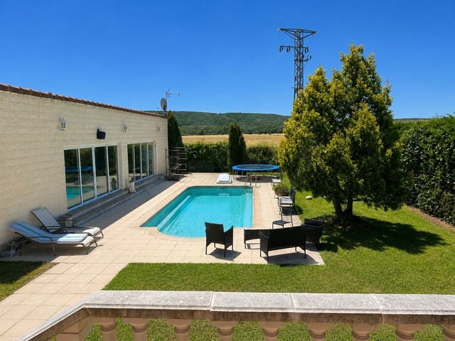 6 soveværelse Byhus til salg i Burgos by med swimmingpool garage - € 975.000 (Ref: 9988387)
