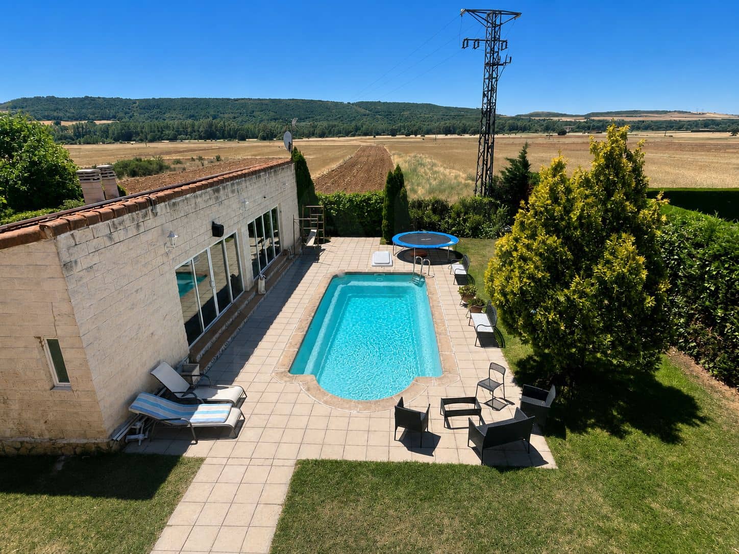 6 soveværelse Byhus til salg i Burgos by med swimmingpool garage - € 975.000 (Ref: 9988387)