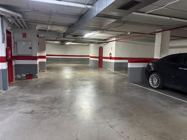 Garage zu verkaufen in Cuatro Vientos, Madrid Stadt - 22.950 € (Ref: 9988391)