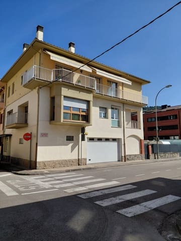6 slaapkamer Huis te koop in Gerona stad met garage - € 500.000 (Ref: 9988393)