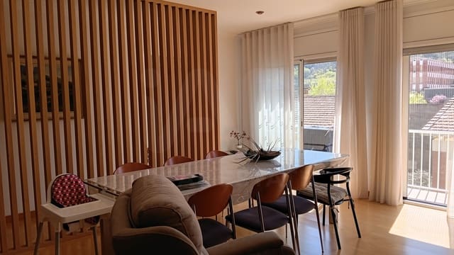 6 slaapkamer Huis te koop in Gerona stad met garage - € 500.000 (Ref: 9988393)