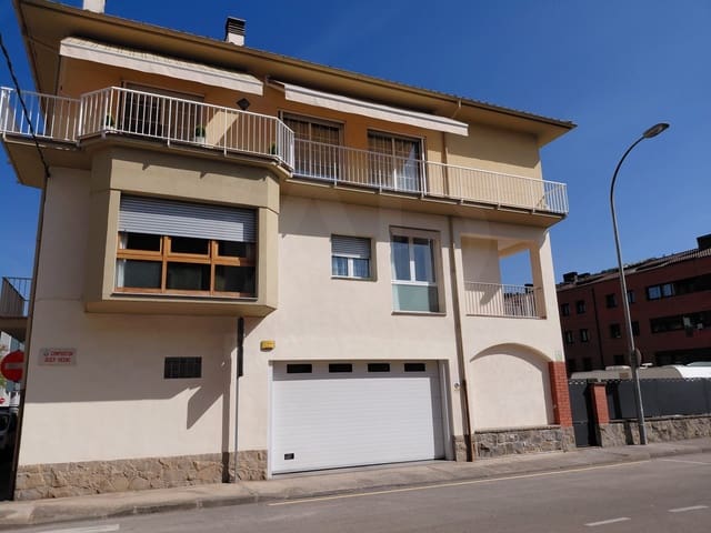 6 slaapkamer Huis te koop in Gerona stad met garage - € 500.000 (Ref: 9988393)