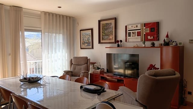 6 slaapkamer Huis te koop in Gerona stad met garage - € 500.000 (Ref: 9988393)