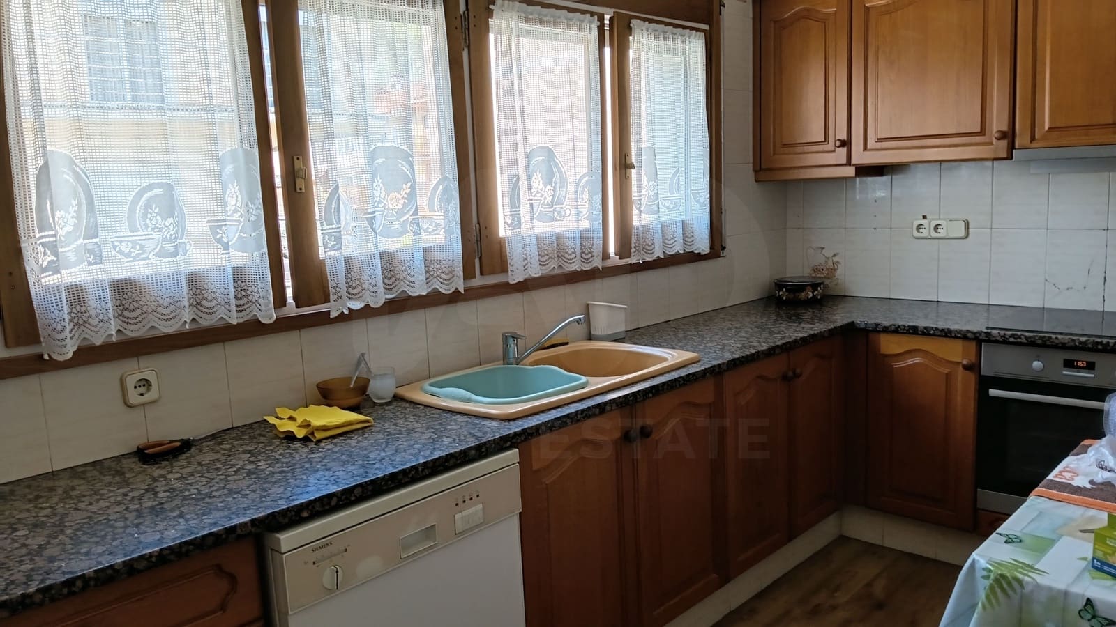6 slaapkamer Huis te koop in Gerona stad met garage - € 500.000 (Ref: 9988393)