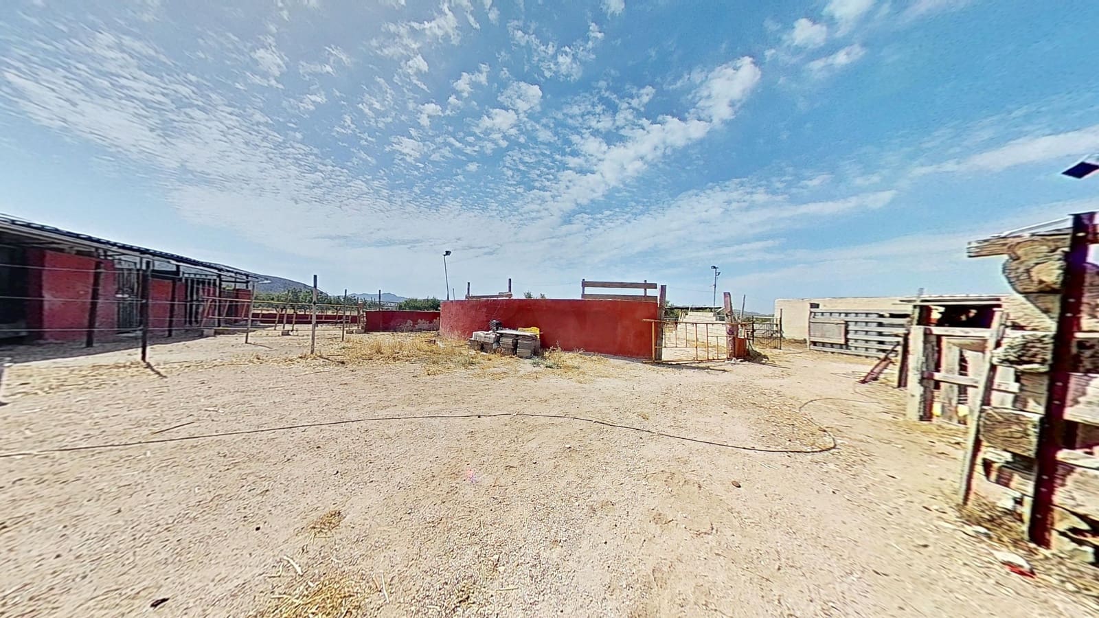 Finca/Casa Rural de 3 habitaciones en Alicante / Alacant ciudad en venta - 220.000 € (Ref: 9988394)