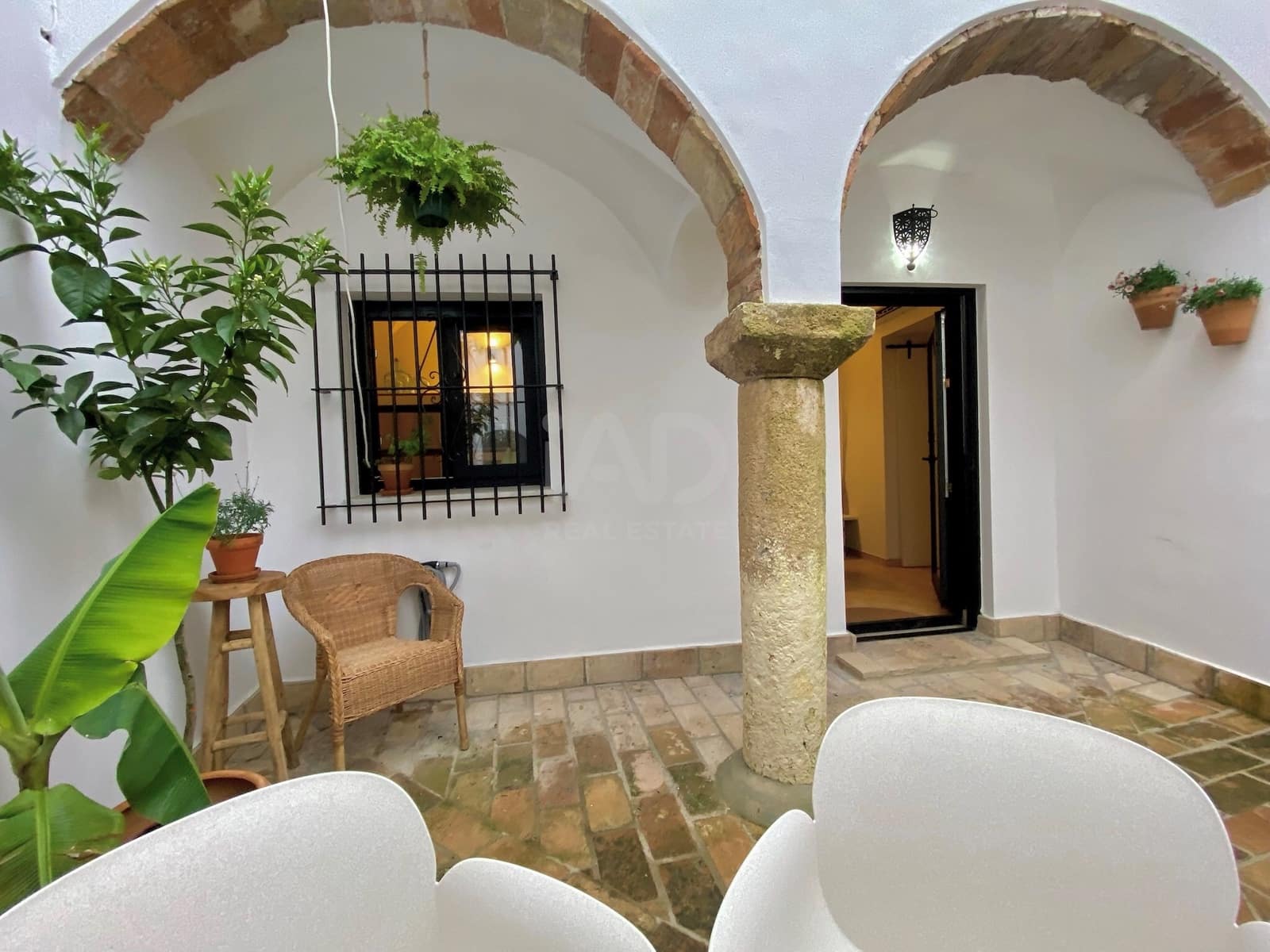 4 Zimmer Haus zu verkaufen in Cadiz Stadt - 215.000 € (Ref: 9988395)