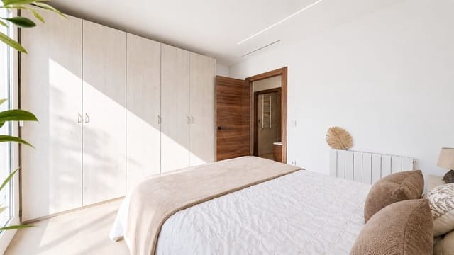 3 bedroom Apartment for sale in Tarragona city with pool - € 390,000 (Ref: 9988402)