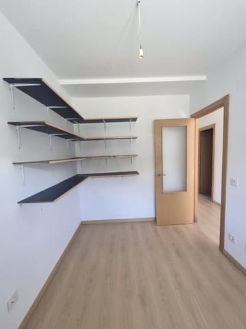 4 soverom Rekkehus til salgs i Leon by med garasje - € 160 000 (Ref: 9988405)