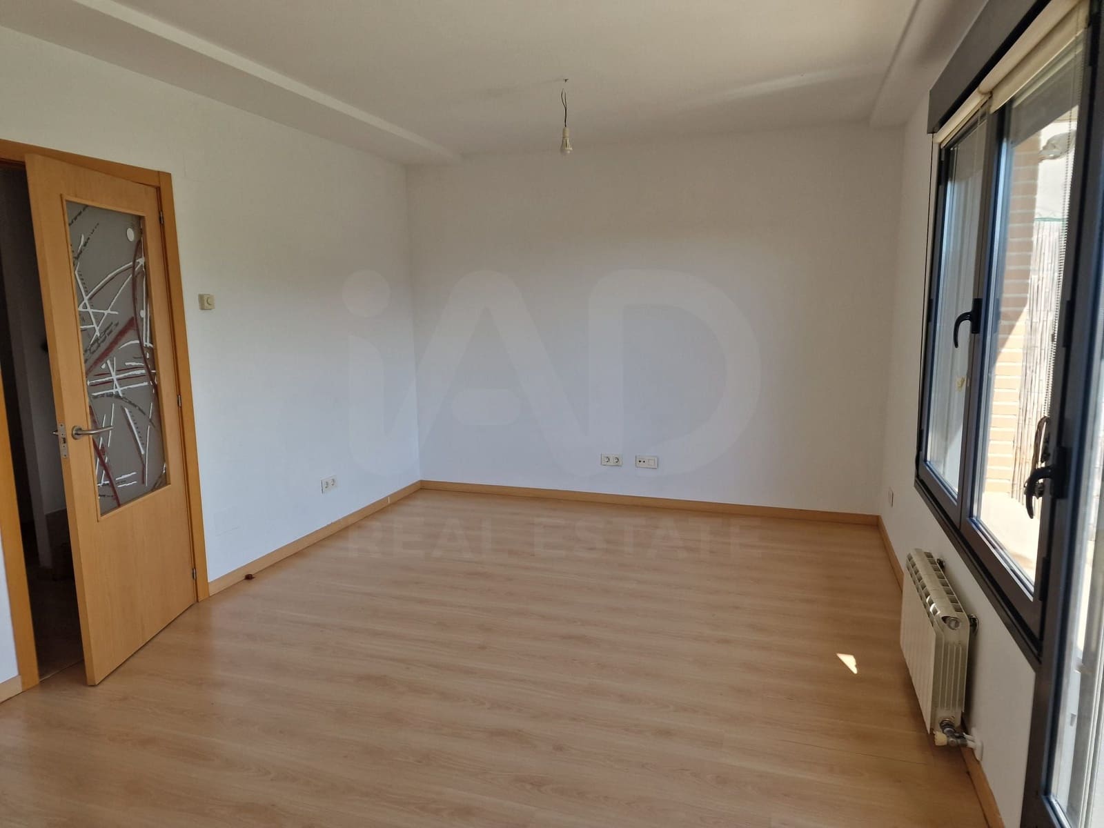 4 soverom Rekkehus til salgs i Leon by med garasje - € 160 000 (Ref: 9988405)