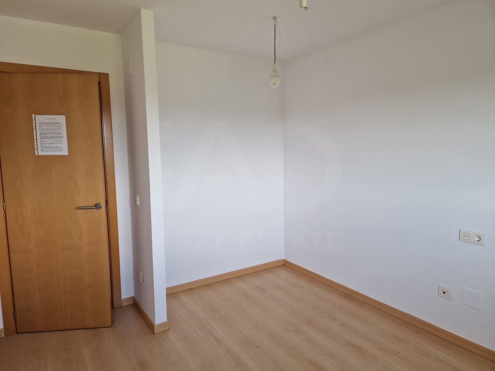 4 soverom Rekkehus til salgs i Leon by med garasje - € 160 000 (Ref: 9988405)