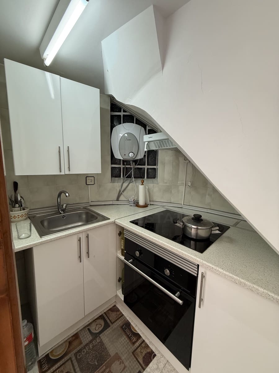 3 Zimmer Haus zu verkaufen in Leon Stadt mit Garage - 179.900 € (Ref: 9988407)