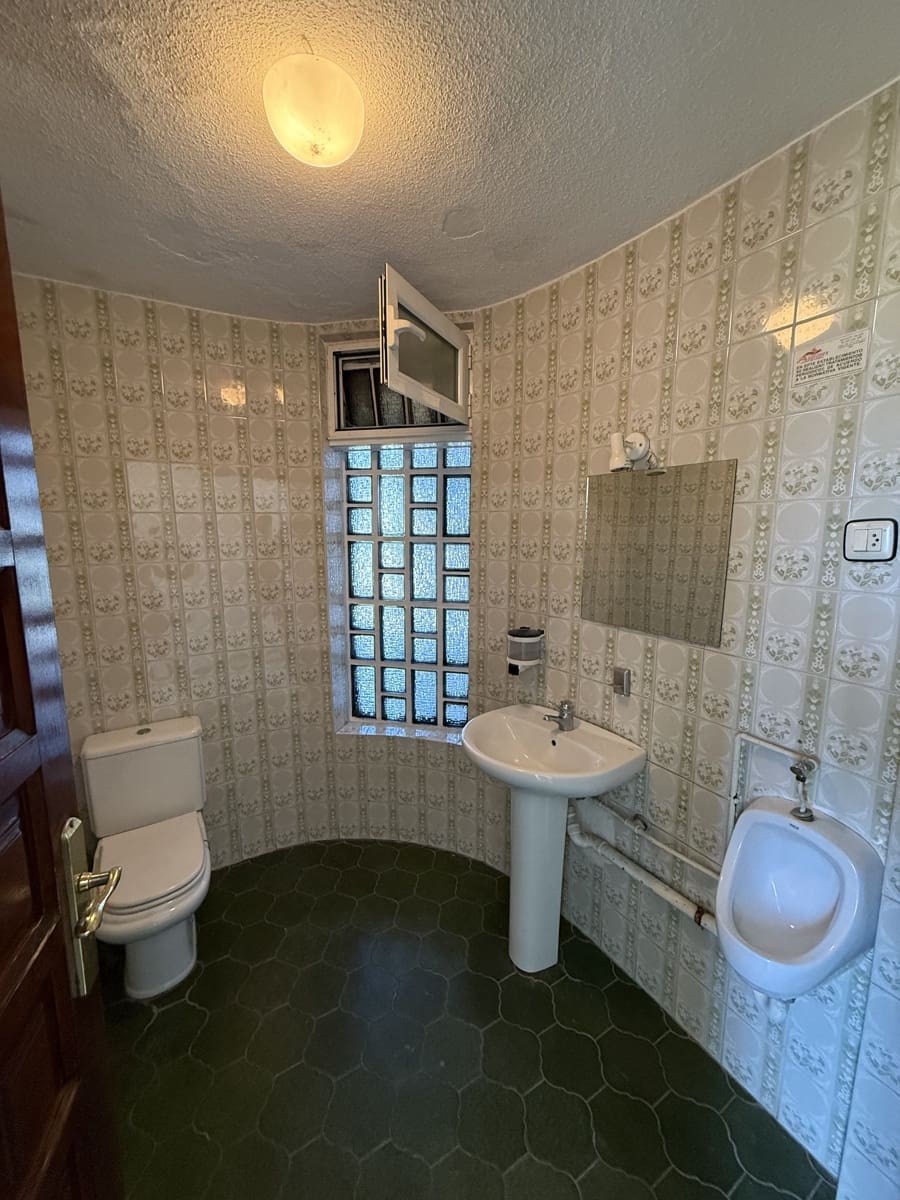 3 Zimmer Haus zu verkaufen in Leon Stadt mit Garage - 179.900 € (Ref: 9988407)