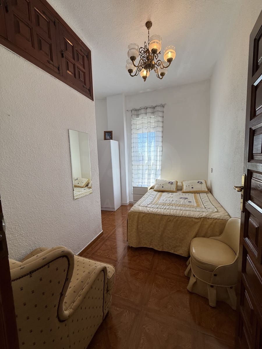 3 Zimmer Haus zu verkaufen in Leon Stadt mit Garage - 179.900 € (Ref: 9988407)