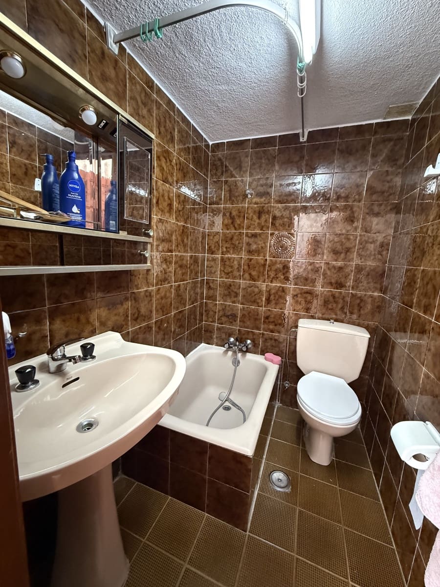 3 Zimmer Haus zu verkaufen in Leon Stadt mit Garage - 179.900 € (Ref: 9988407)