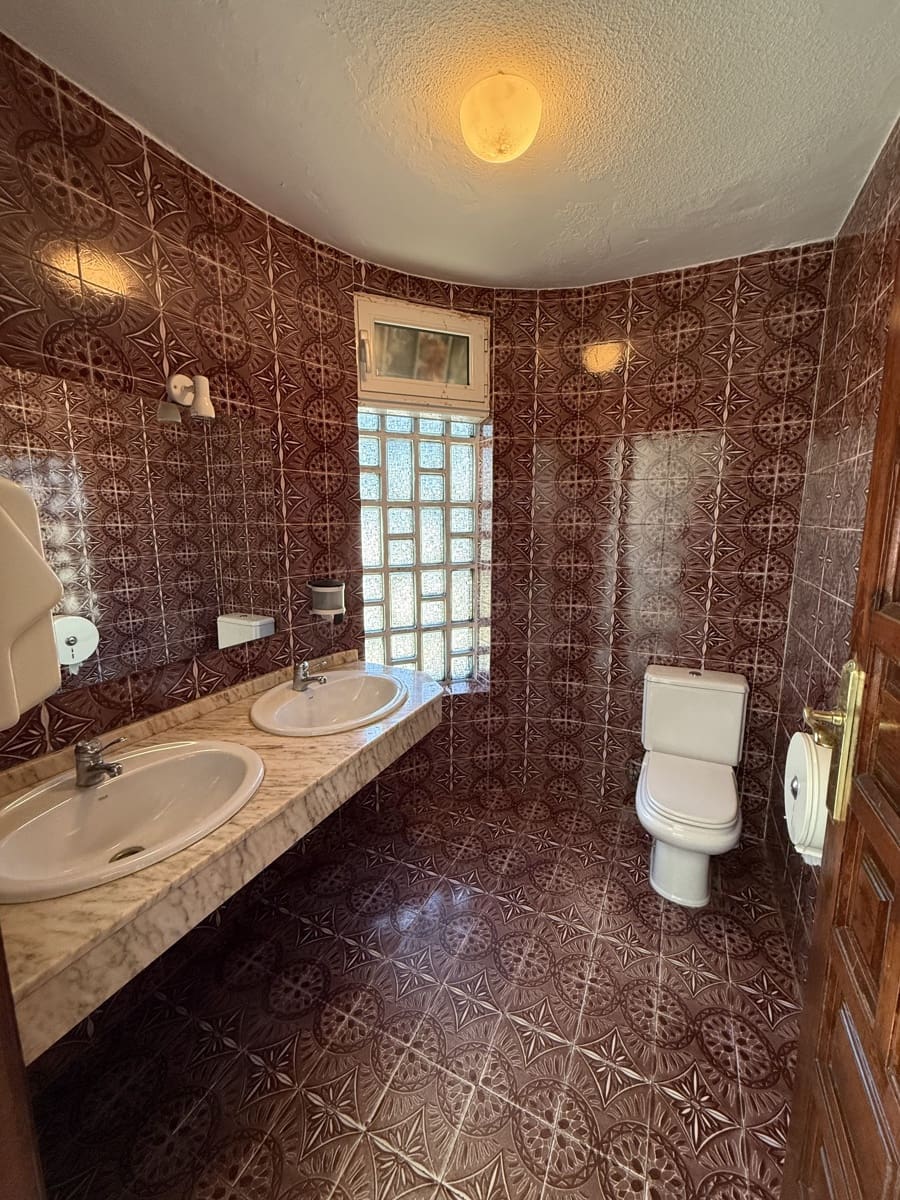 3 Zimmer Haus zu verkaufen in Leon Stadt mit Garage - 179.900 € (Ref: 9988407)