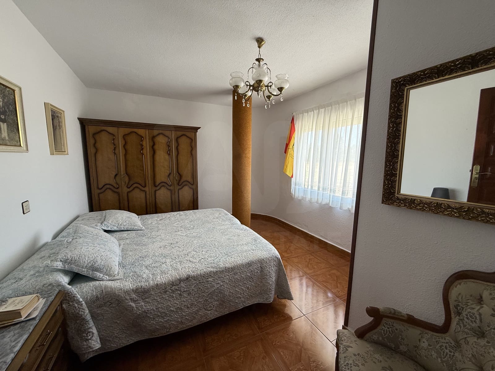 3 Zimmer Haus zu verkaufen in Leon Stadt mit Garage - 179.900 € (Ref: 9988407)