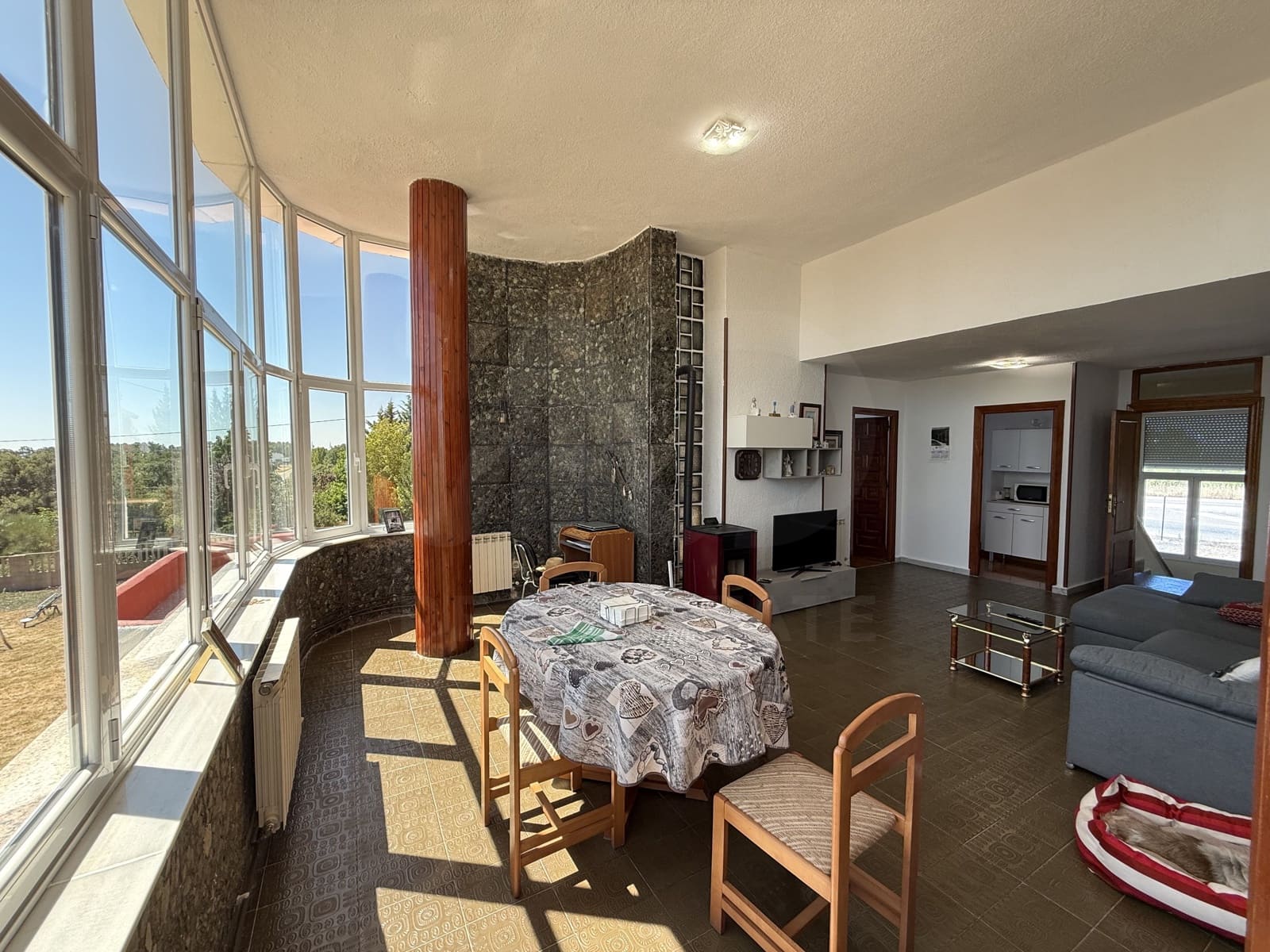 3 Zimmer Haus zu verkaufen in Leon Stadt mit Garage - 179.900 € (Ref: 9988407)