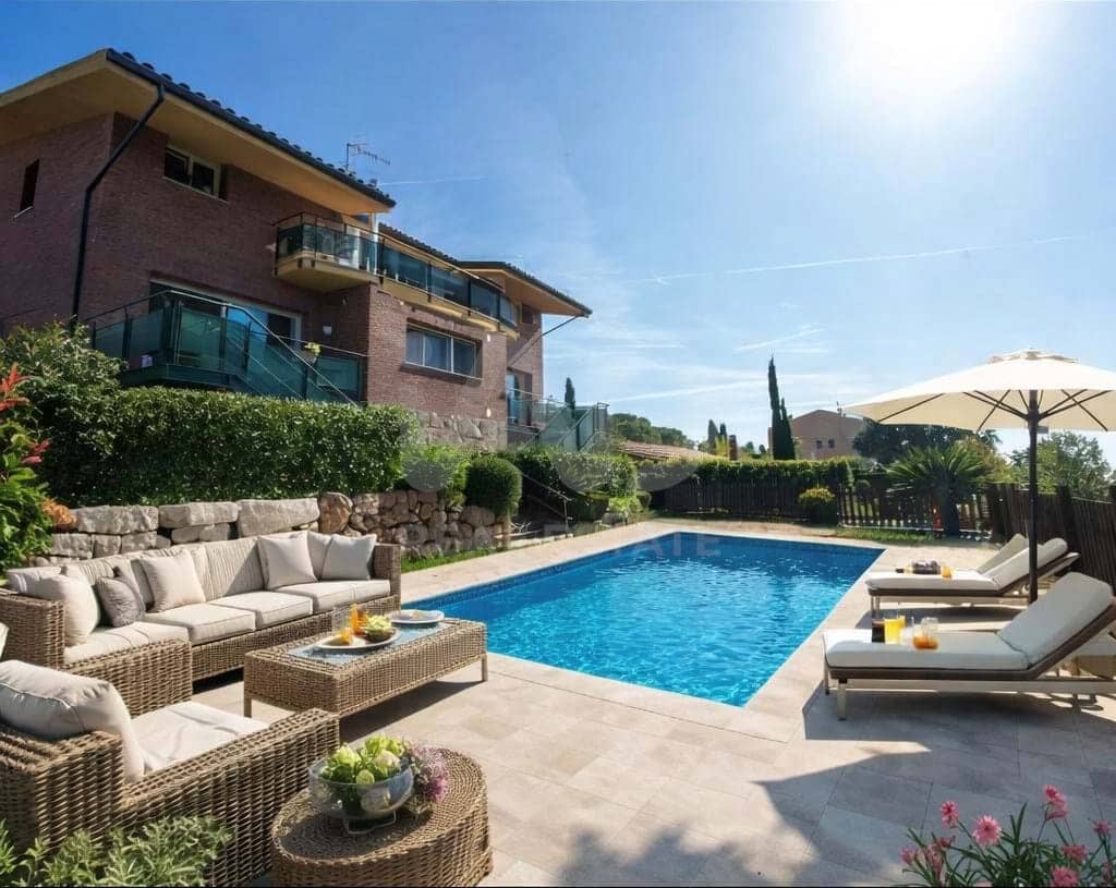 7 soverom Hus til salgs i Barcelona by med garasje - € 890 000 (Ref: 9988408)