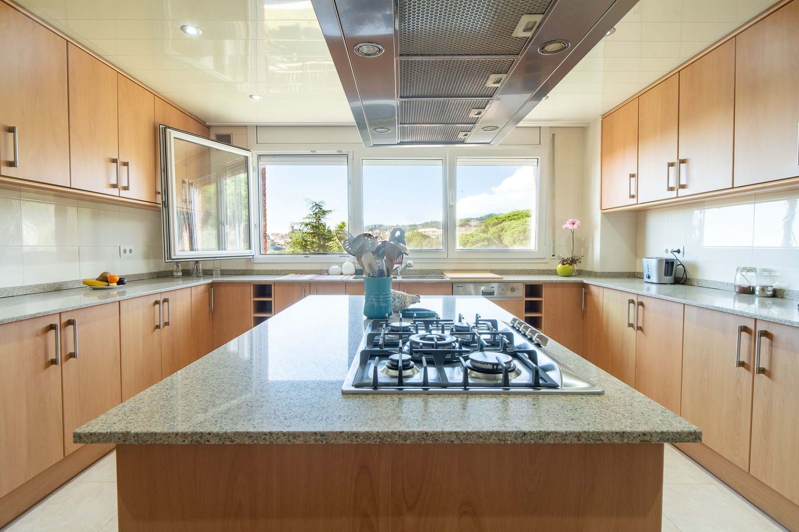 7 soverom Hus til salgs i Barcelona by med garasje - € 890 000 (Ref: 9988408)