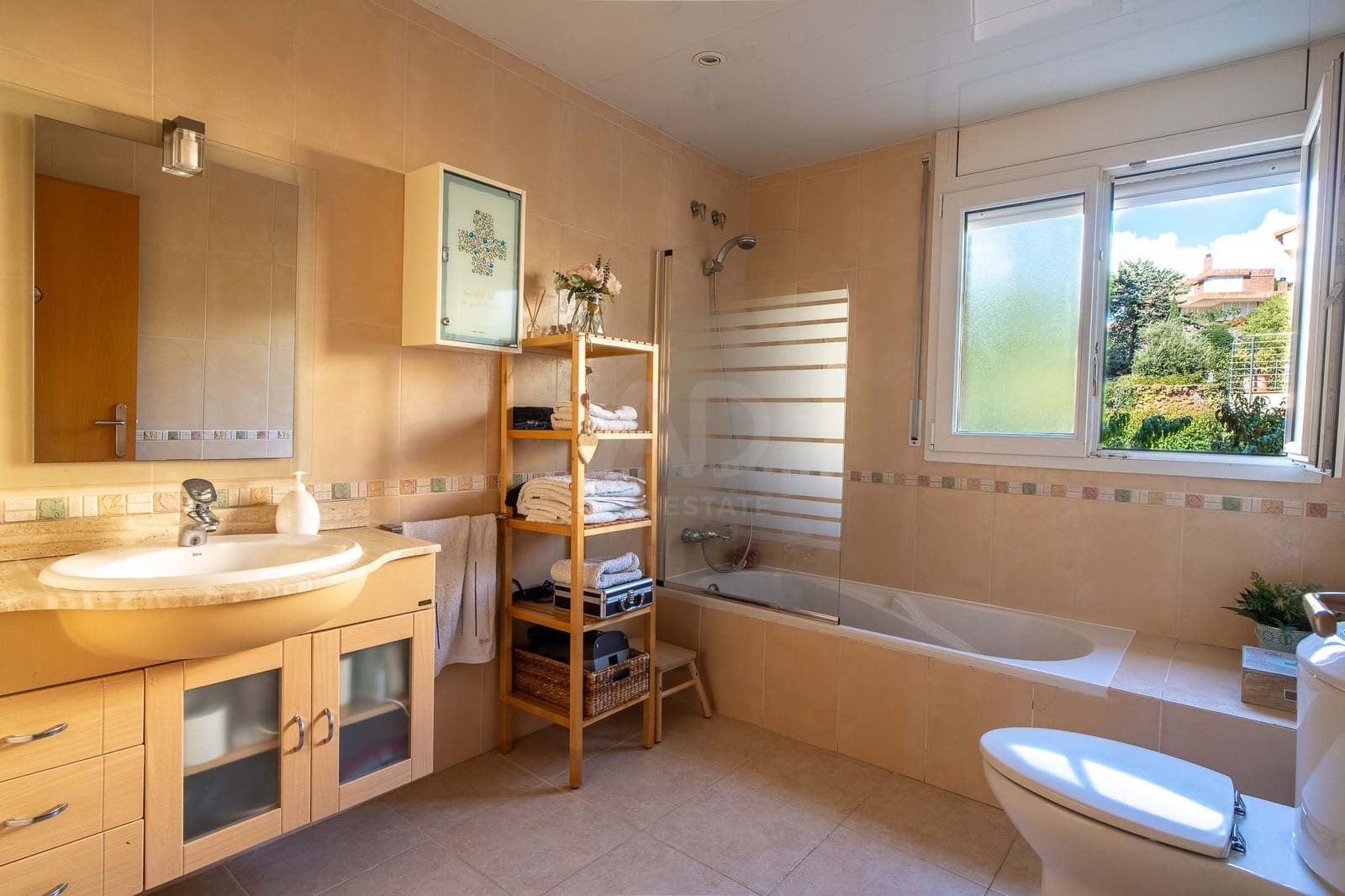 7 soverom Hus til salgs i Barcelona by med garasje - € 890 000 (Ref: 9988408)