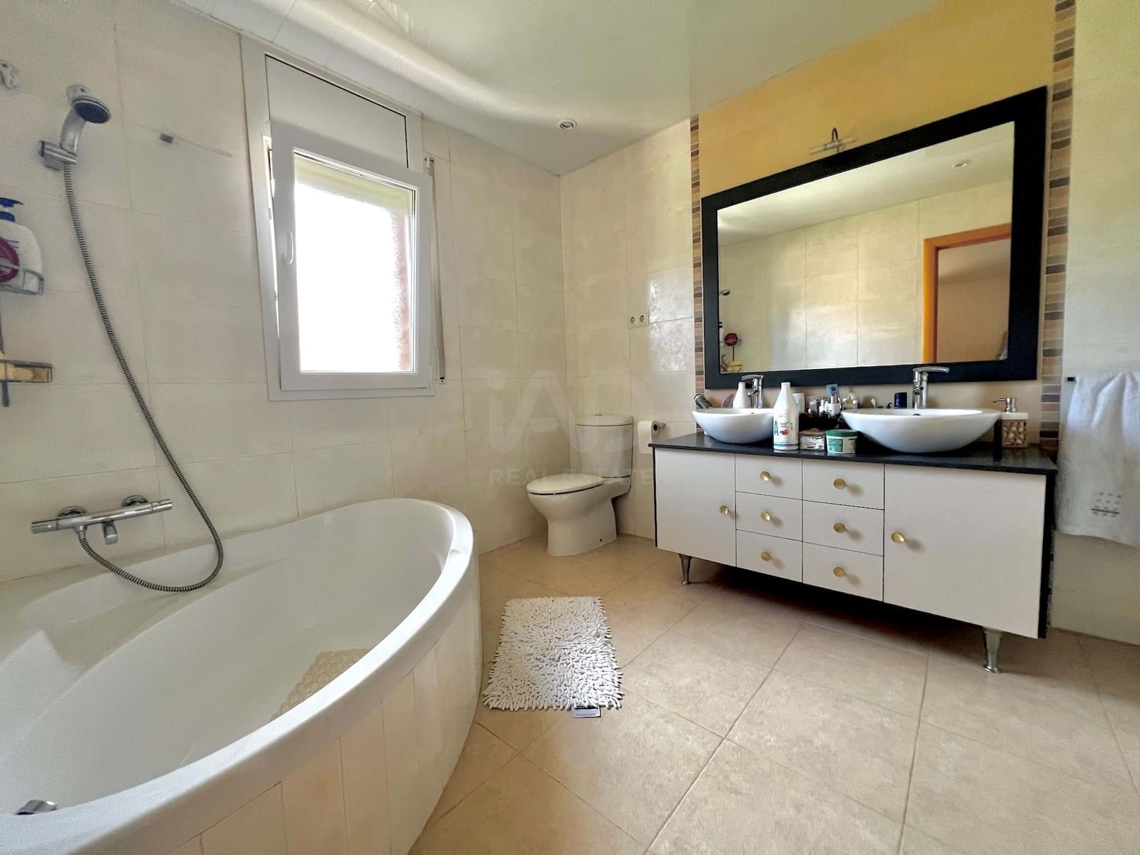 7 soverom Hus til salgs i Barcelona by med garasje - € 890 000 (Ref: 9988408)