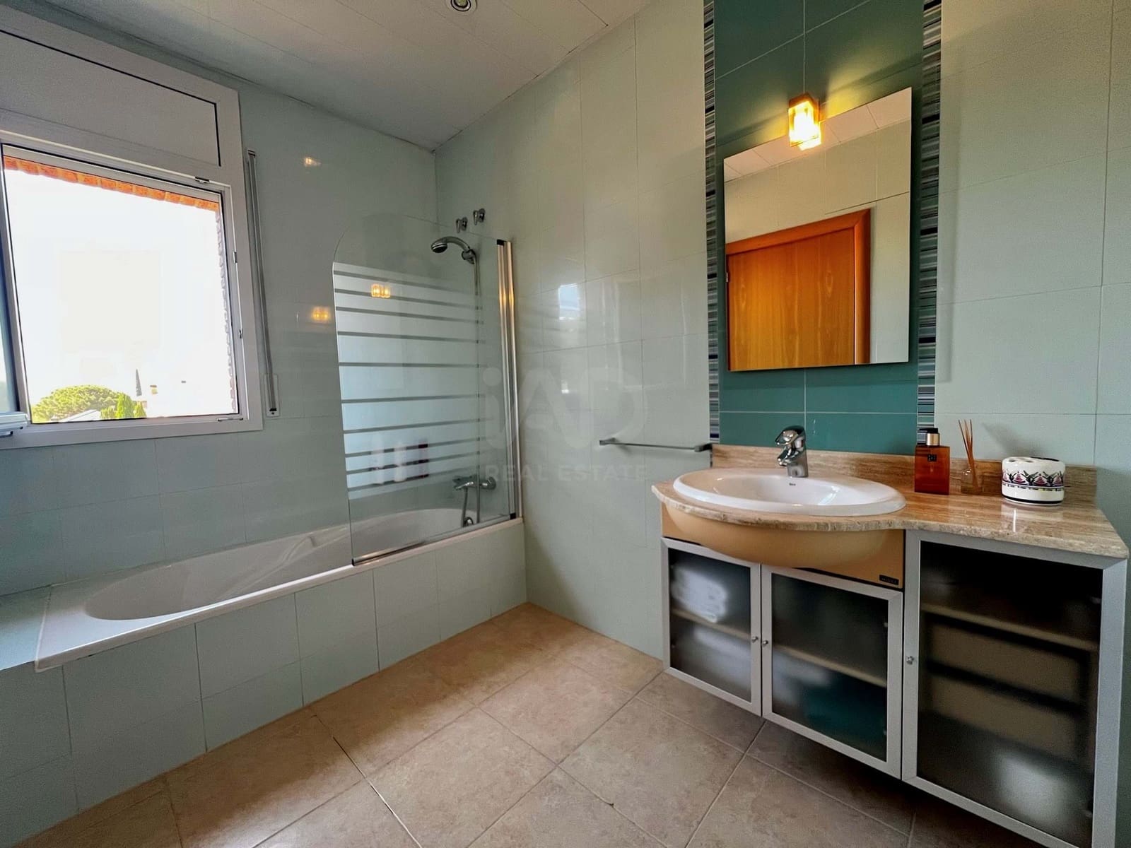 7 soverom Hus til salgs i Barcelona by med garasje - € 890 000 (Ref: 9988408)
