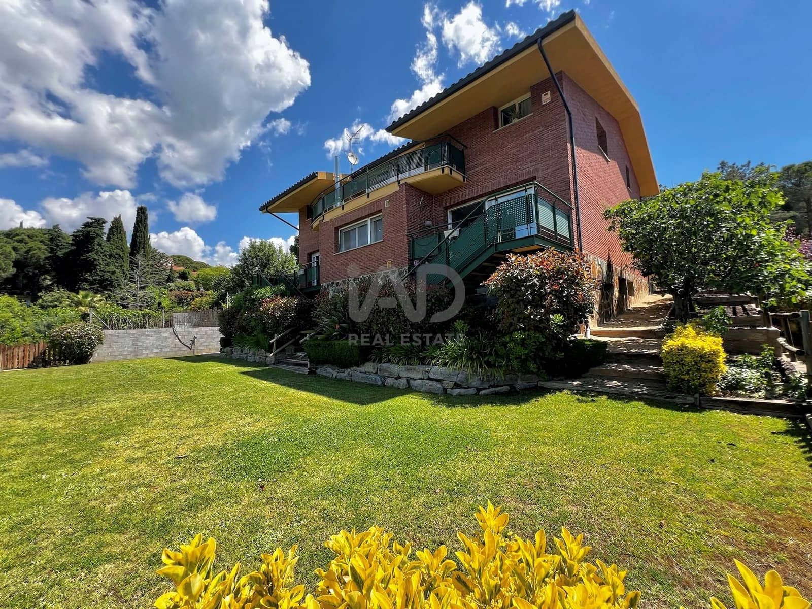 7 soverom Hus til salgs i Barcelona by med garasje - € 890 000 (Ref: 9988408)