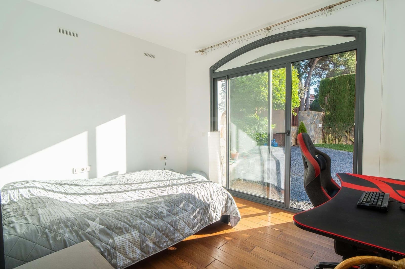 6 Zimmer Haus zu verkaufen in Sant Vicenc de Montalt mit Pool Garage - 1.245.000 € (Ref: 9988410)