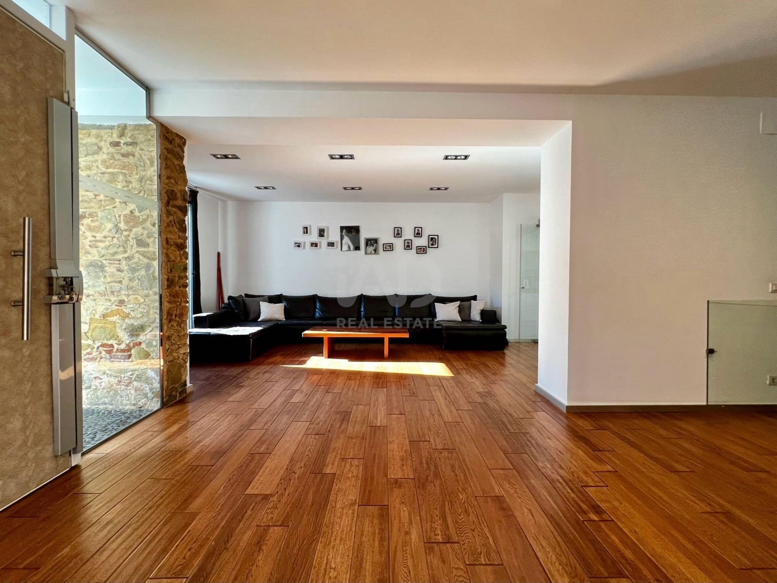 6 Zimmer Haus zu verkaufen in Sant Vicenc de Montalt mit Pool Garage - 1.245.000 € (Ref: 9988410)